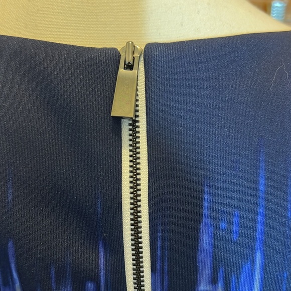 Vince Camuto Abstract Ombré Sheath Dress - Picture 4 of 13